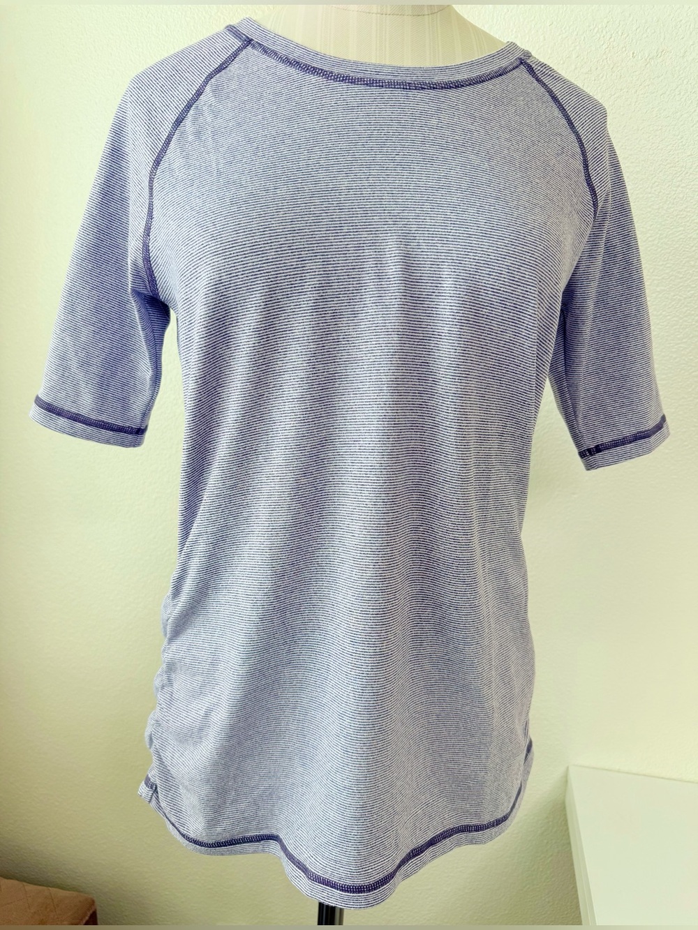 Lucy Activewear Periwinkle Blue Striped Short Sleeve Athletic Tech Top Women’s M